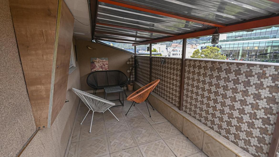 4 Bedroom Apartment On Liberty Square Tiflis Exterior foto
